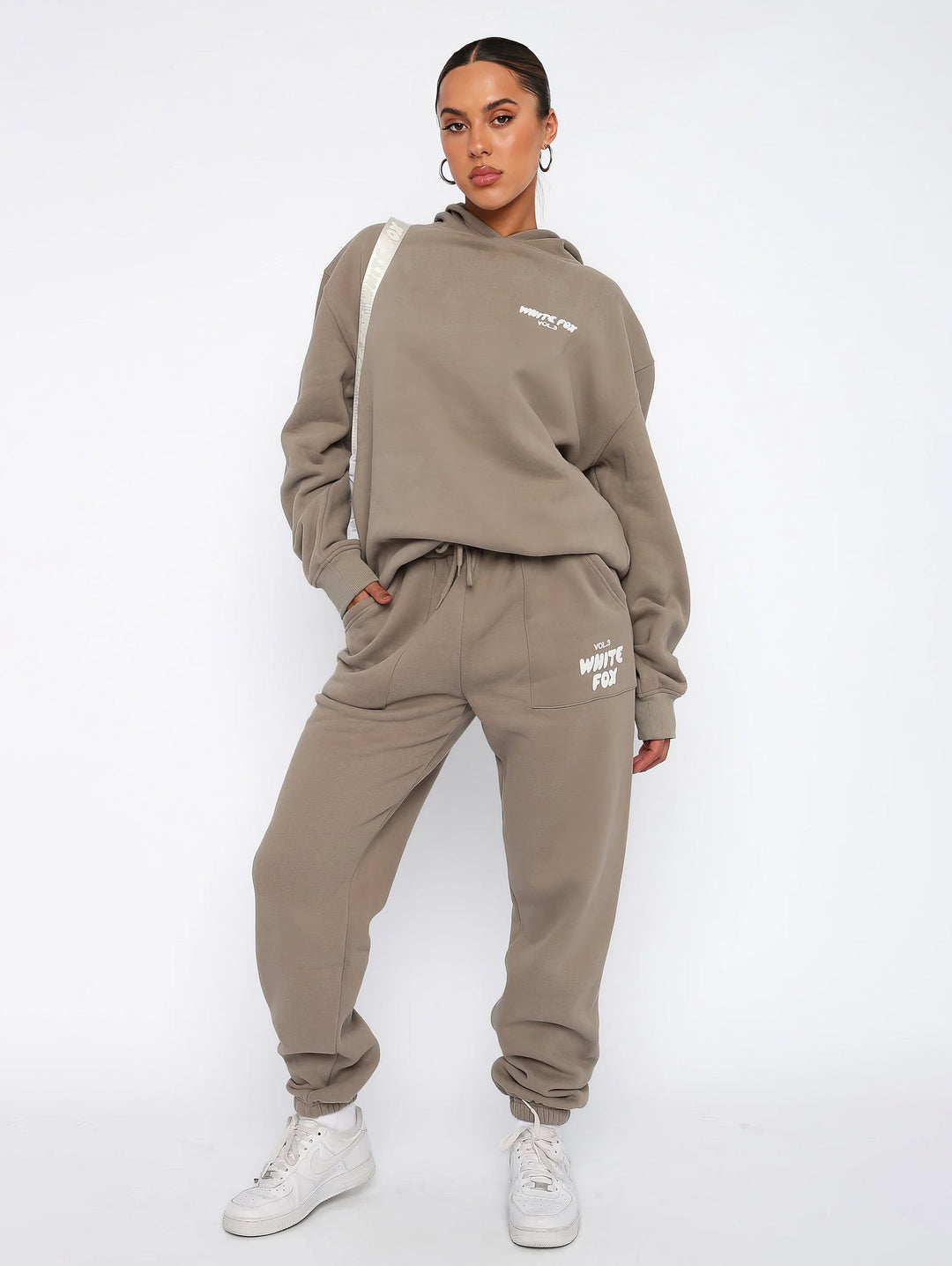 Farida - Stylish tracksuit for women