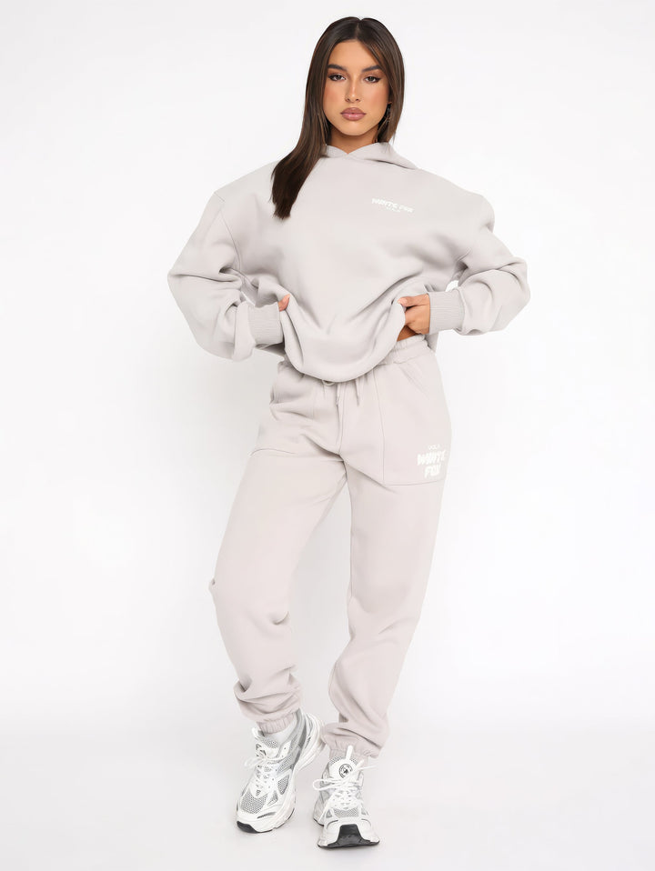 Farida - Stylish tracksuit for women