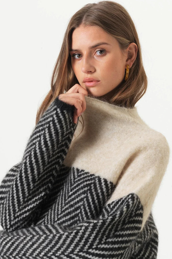 ADELIE | Premium Turtleneck Made from Fine Knit